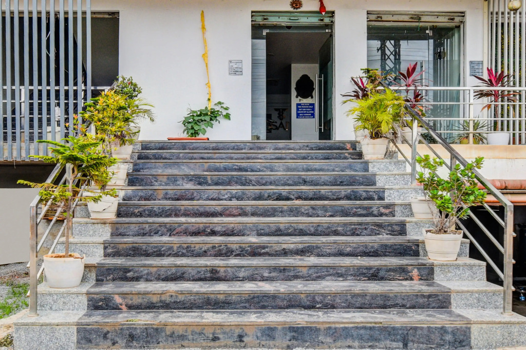 Townhouse Oak Shri Jagannath Temple Formerly Sai Thrishul Grand