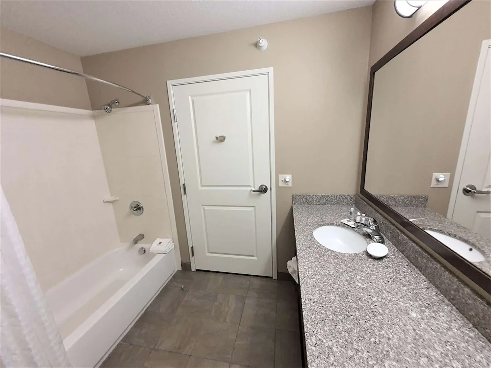 Grandstay Hotel And Suites Chisago