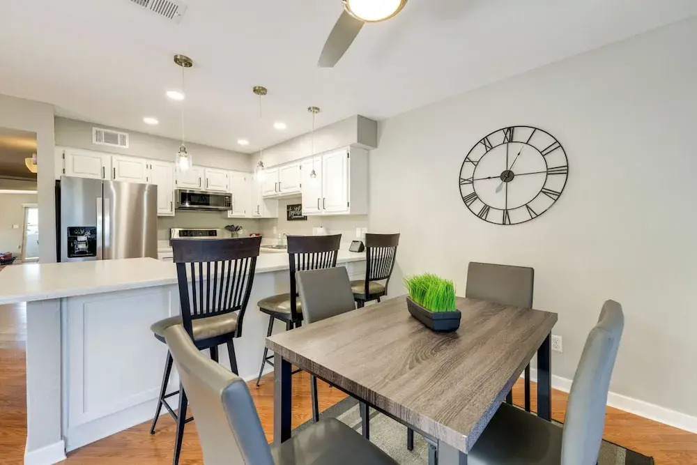 Patio & Pool Access: Modern Oasis 5 Mi to Asu!