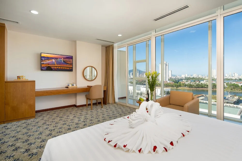 Record Hotel - Complimentary Afternoon Tea
