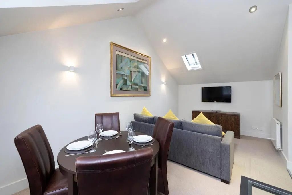 ALTIDO Contemporary and Vibrant 1BR flat near Princes Street