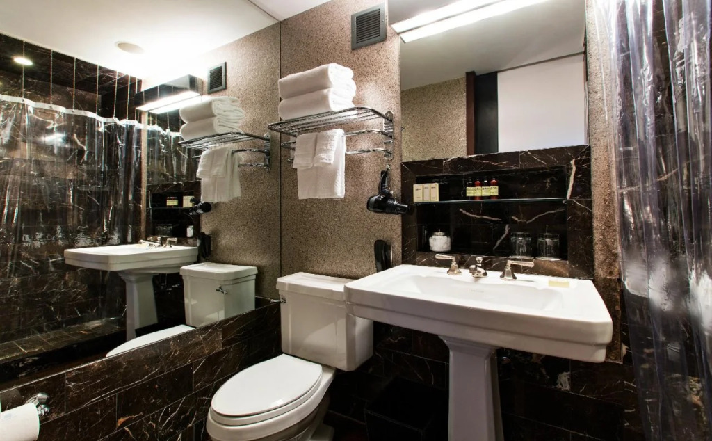 City Club Hotel