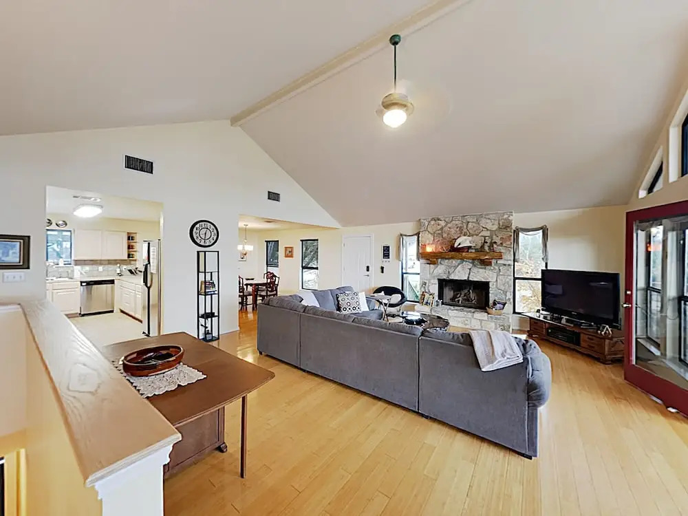 Howdy - 3 Br Home