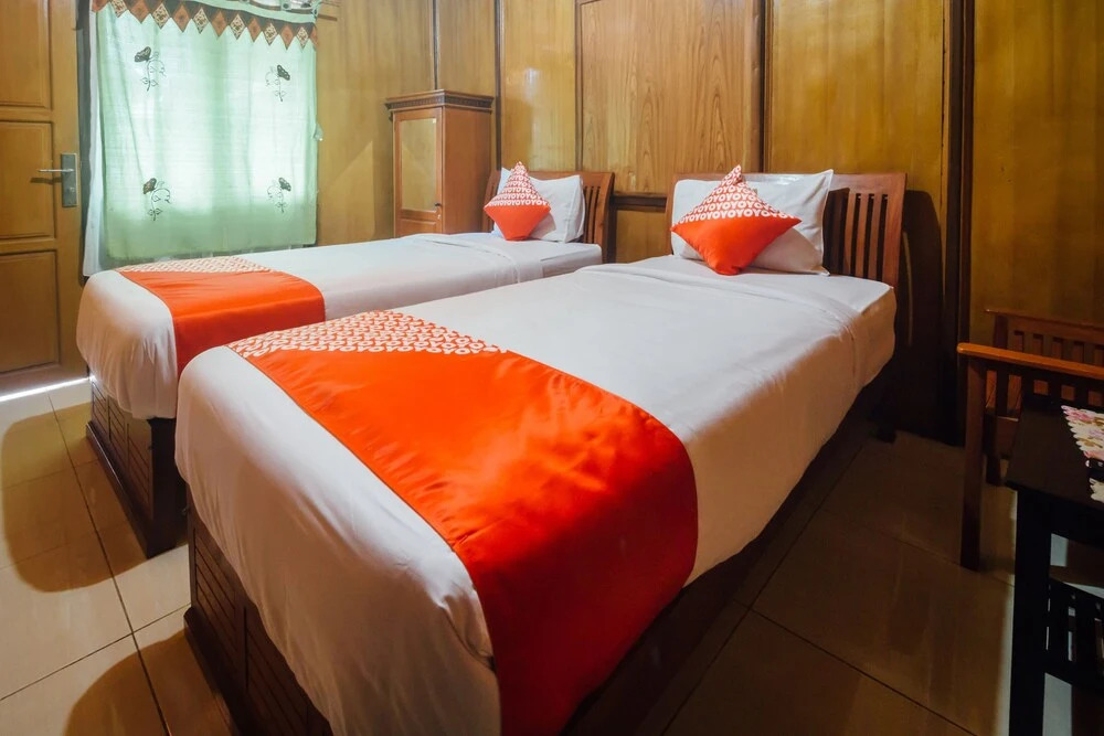Crecia Guest House by OYO Rooms