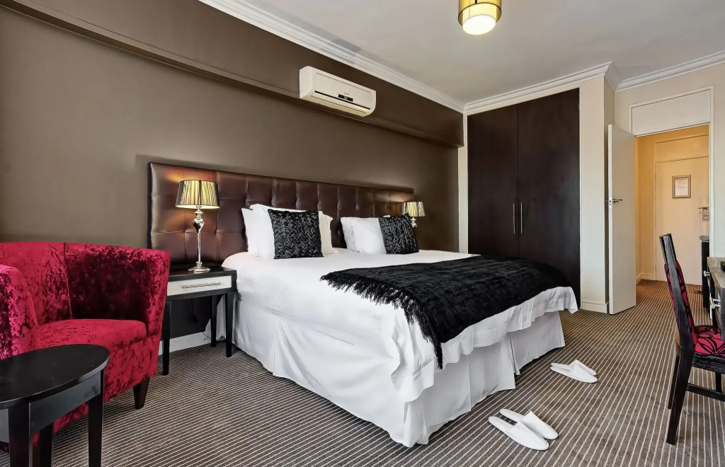 Ascot Hotel