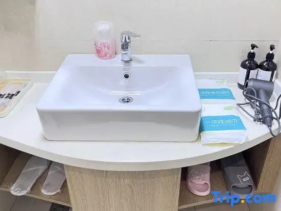 Yunsu Boutique Apartment (Yangzhou East High-Speed Railway Teda Apartment)