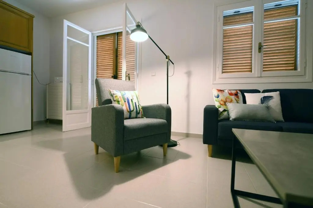 Amazing 2 bedroom apartment overlooking the Marina at Vourkari