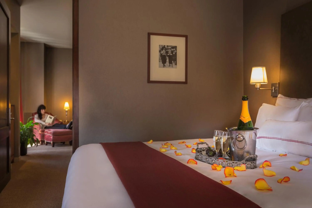 Hotel Giraffe by Library Hotel Collection