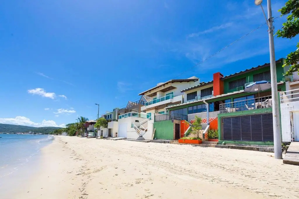 Casa frente ao Mar de Dentro com pôr do sol único