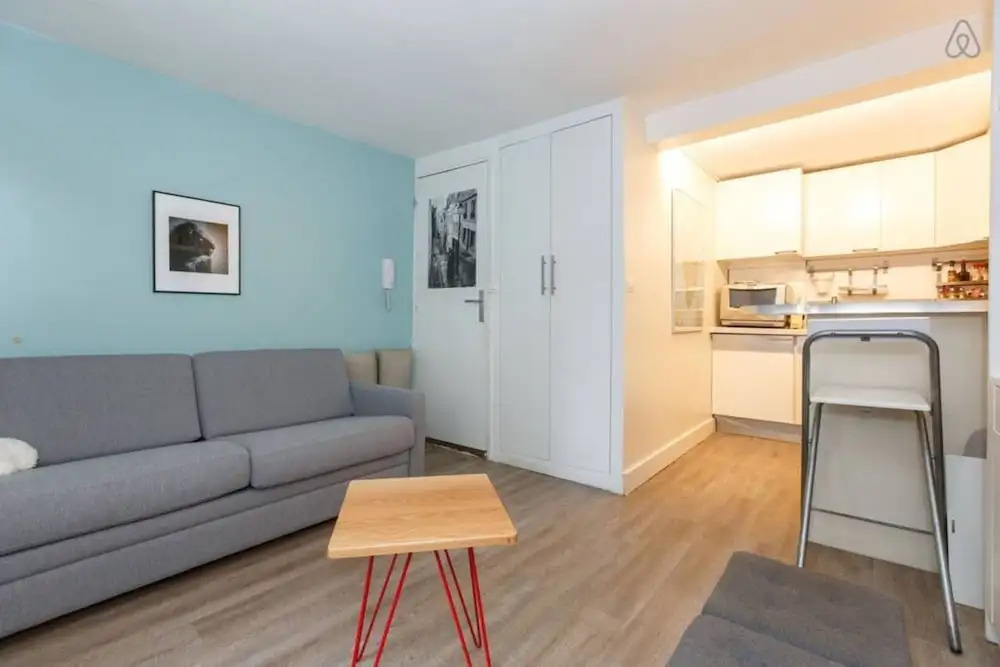 Bright Studio in Paris 18th