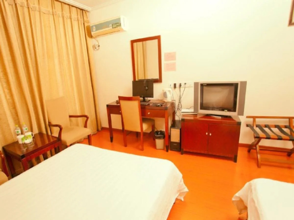 GreenTree Alliance Nanjing HanzhonGMEn Subway Station Hotel