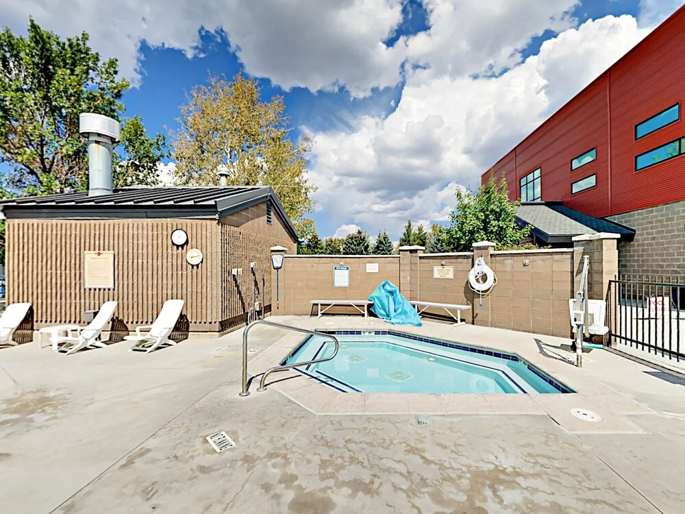 76 Vantage Court Condo 2 Bedrooms 2.5 Bathrooms Condo