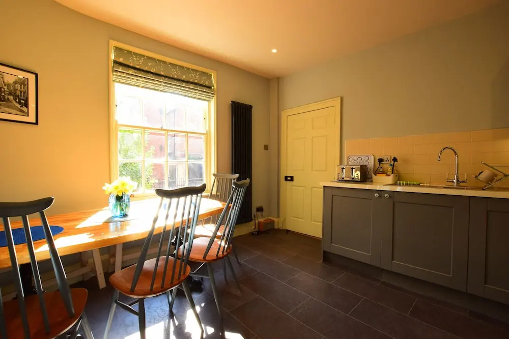 14 St Saviours Place, YORK