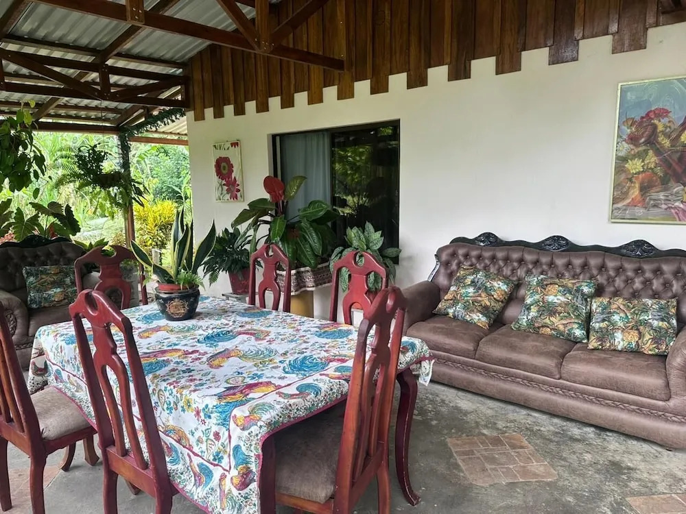RIVER SIDE LODGE