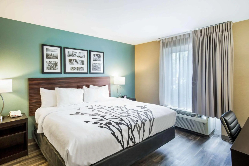 Sleep Inn & Suites Dunmore
