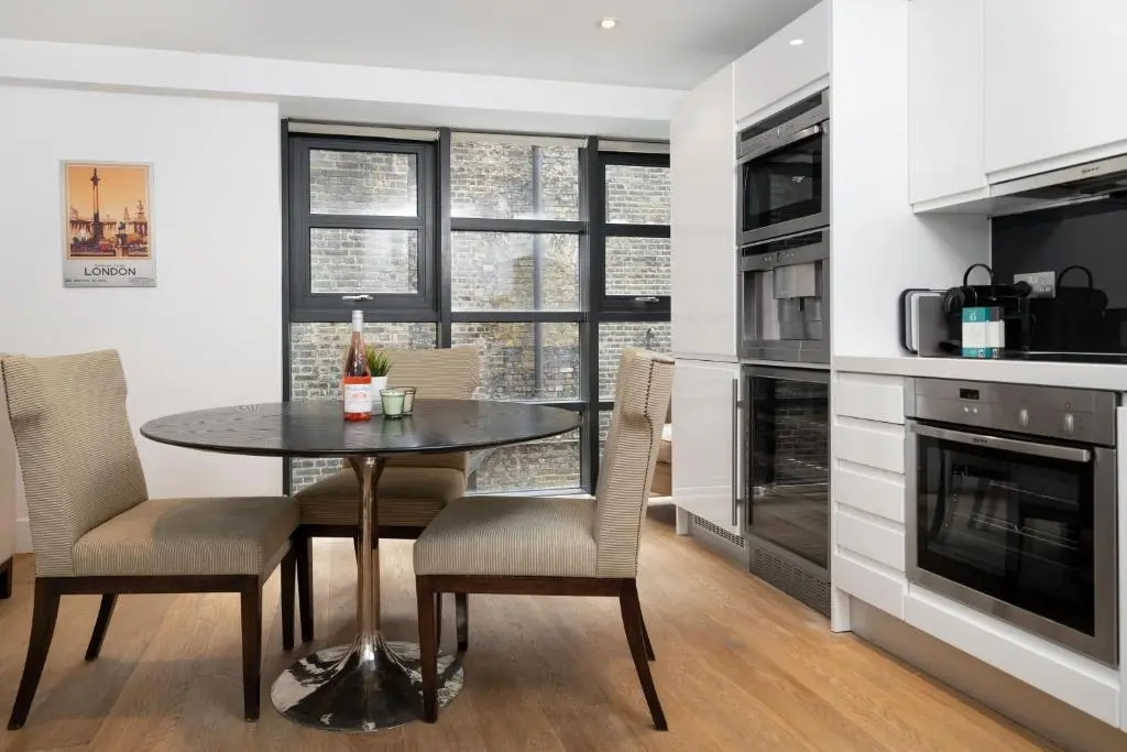 NEW 2 Bedr 3 Beds 2,5 Bath COVENT GARDEN