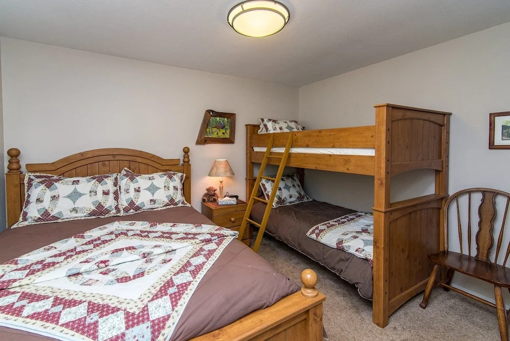 Cozy 2BD South Lake Tahoe by RedAwning