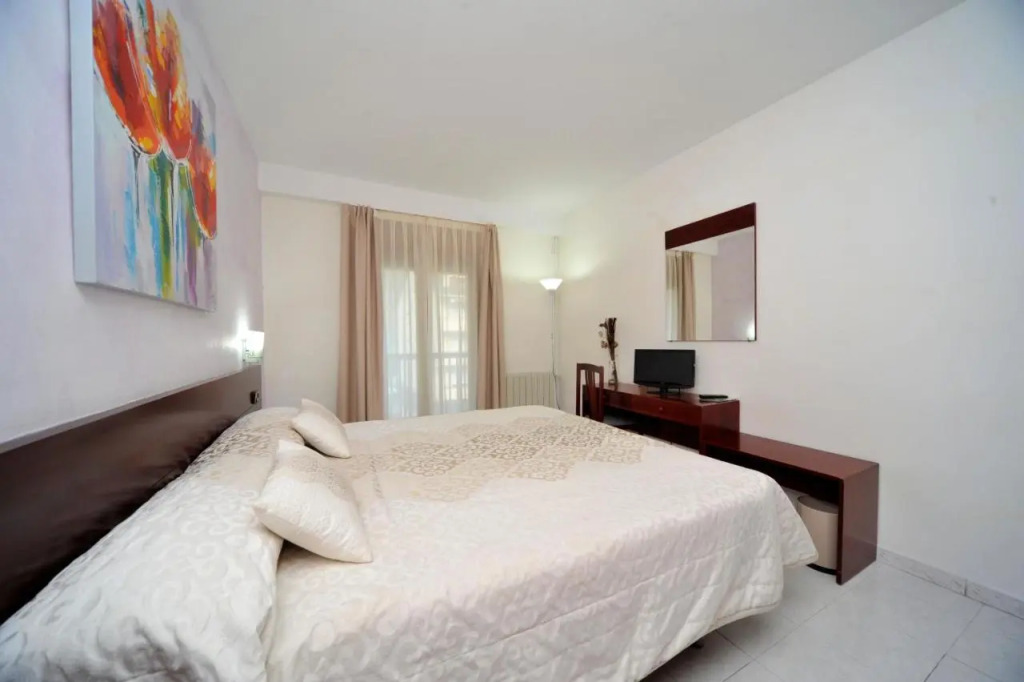 Hostal Vall DAneu by Arcas & Sambola