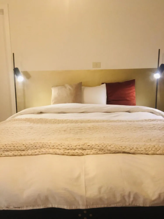 B&B Expo House