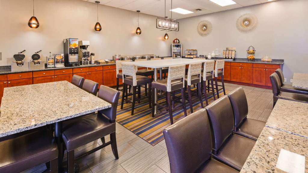 Best Western Cascadia Inn
