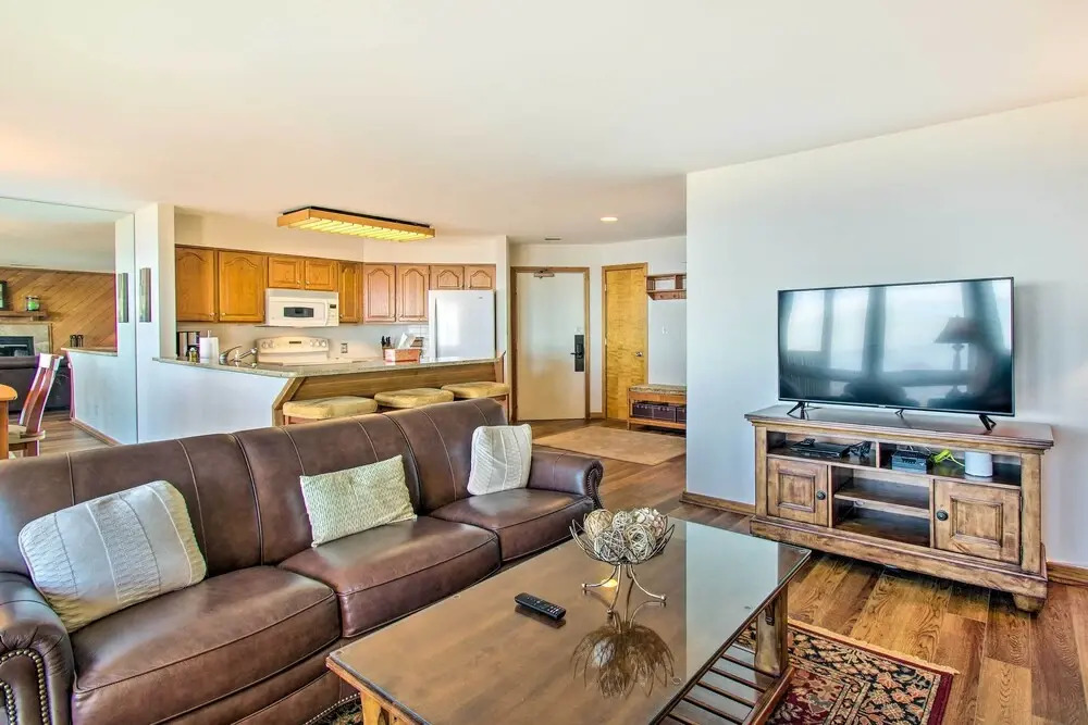 Wintergreen Condo w/ Balcony + Mountain Views!