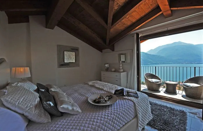 Casa di Luna - Pianello del Lario by LoveComo
