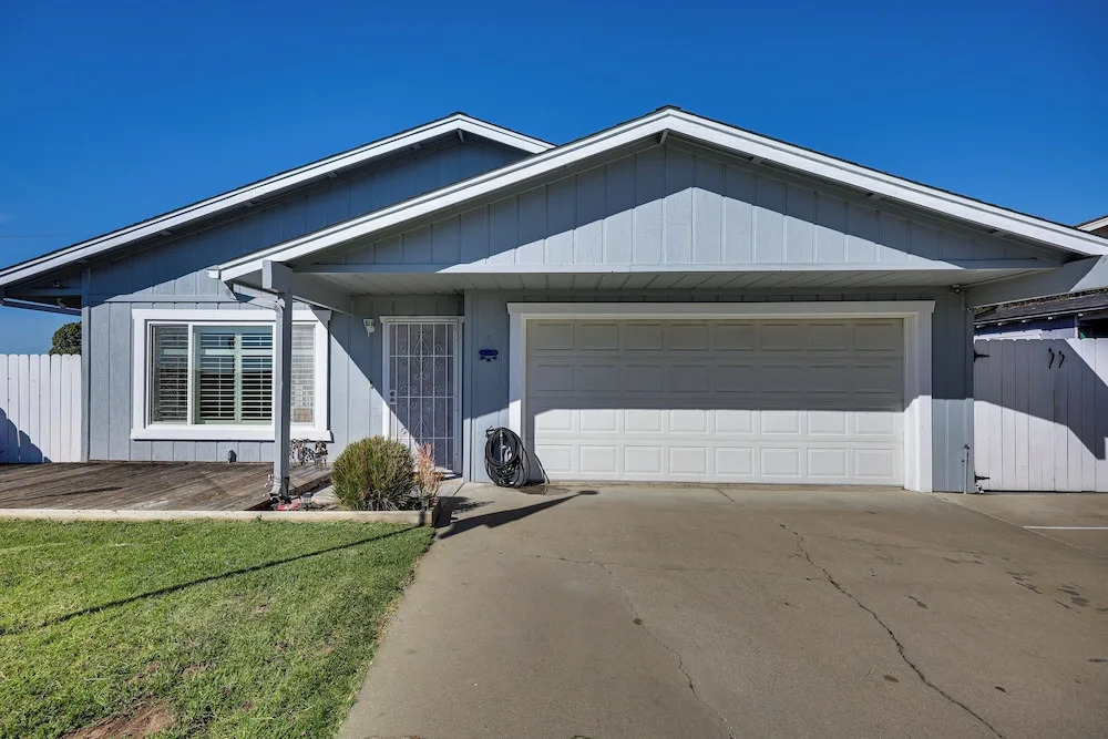 Large Yard & Fire Pit: Peaceful Arroyo Grande Home