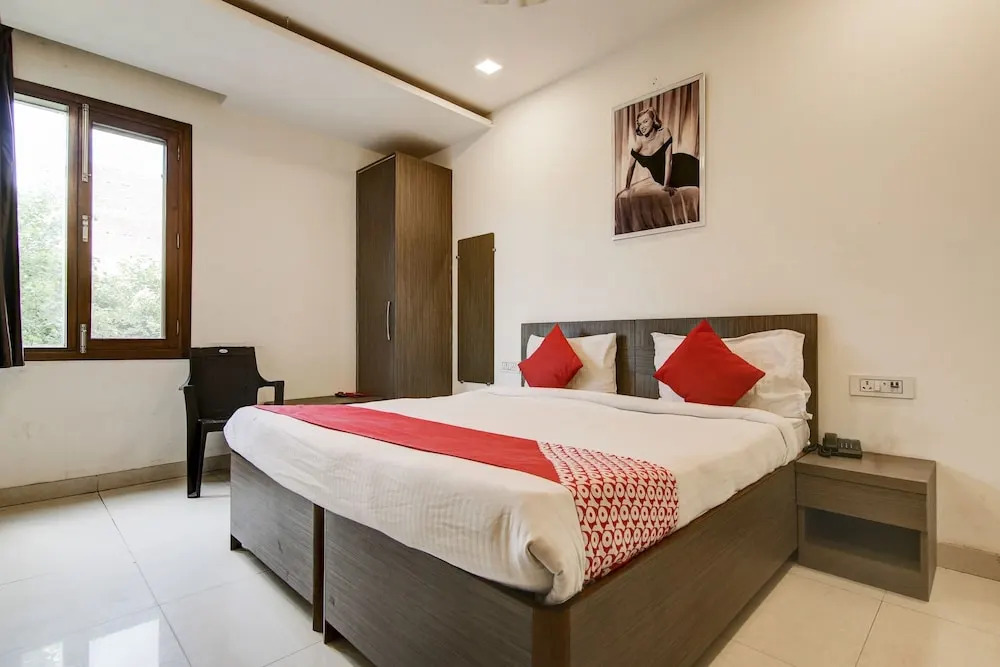 Hotel O Sathguru Residency Near New Ashok Nagar Metro Station