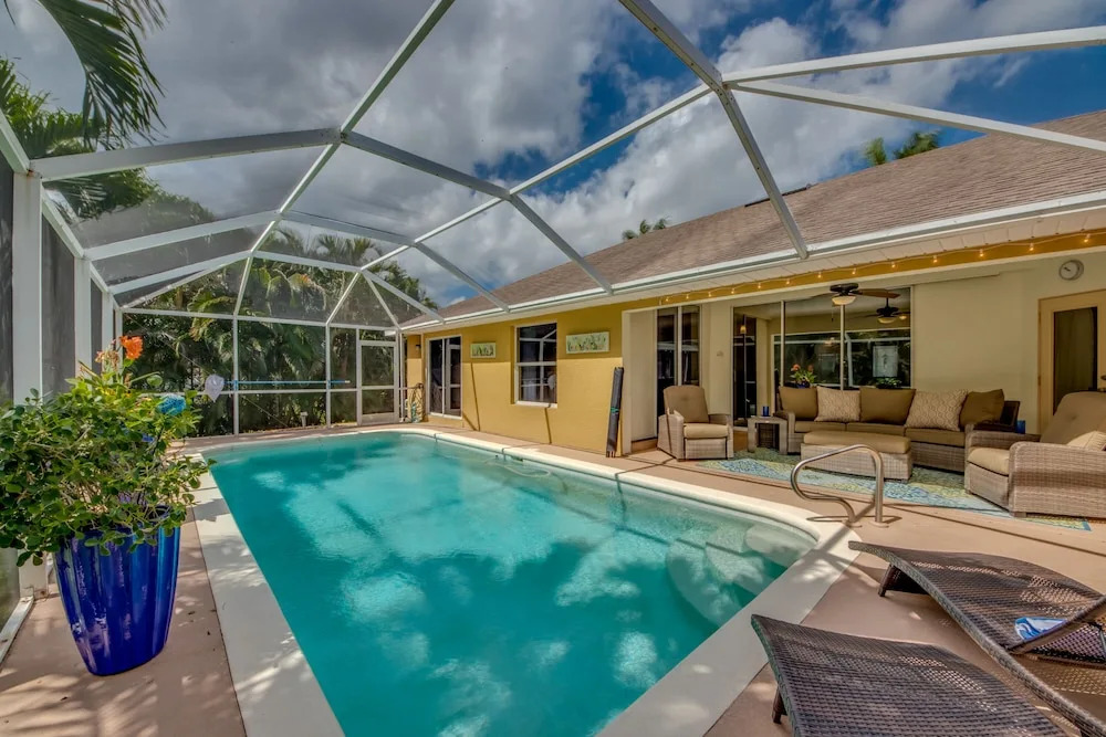 Villa Sip N Dip - Roelens Vacations