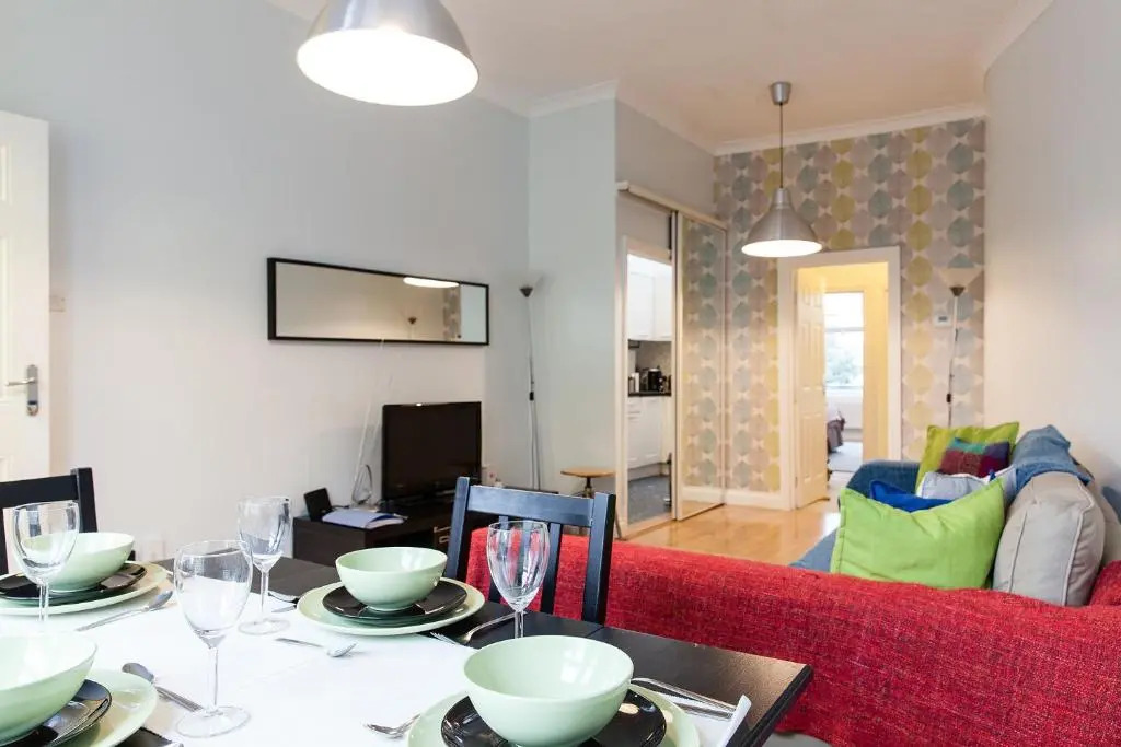 Spacious Comfy 2br Flat