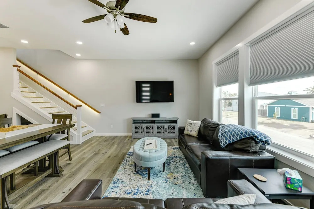 6 Mi to Beach: Modern Rockport Home!