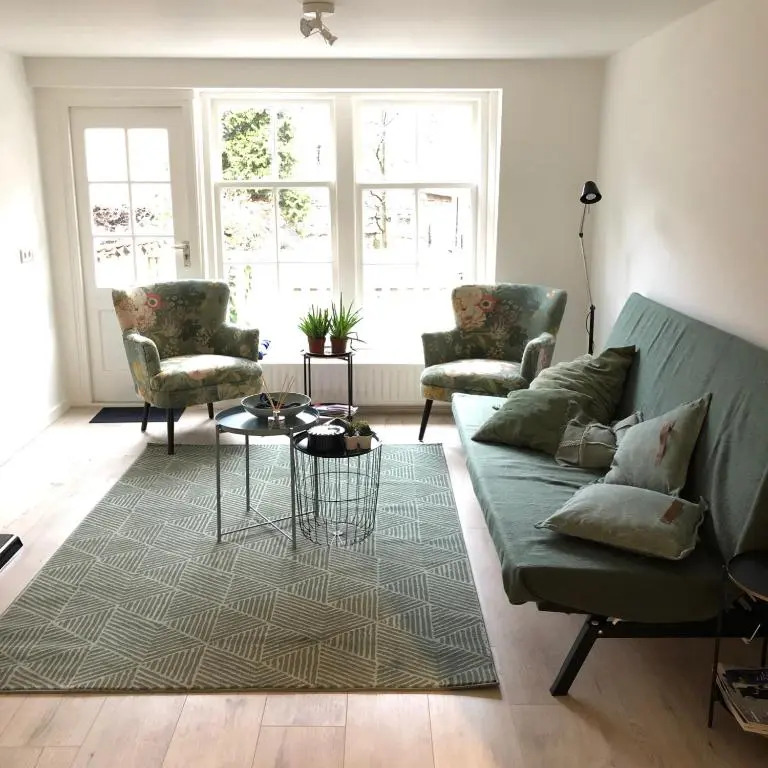 LUXE TOPLOCATIE! Monument hartje centrum Dordrecht, 2 badkamers, 2 keukens, tuintje (10 personen)