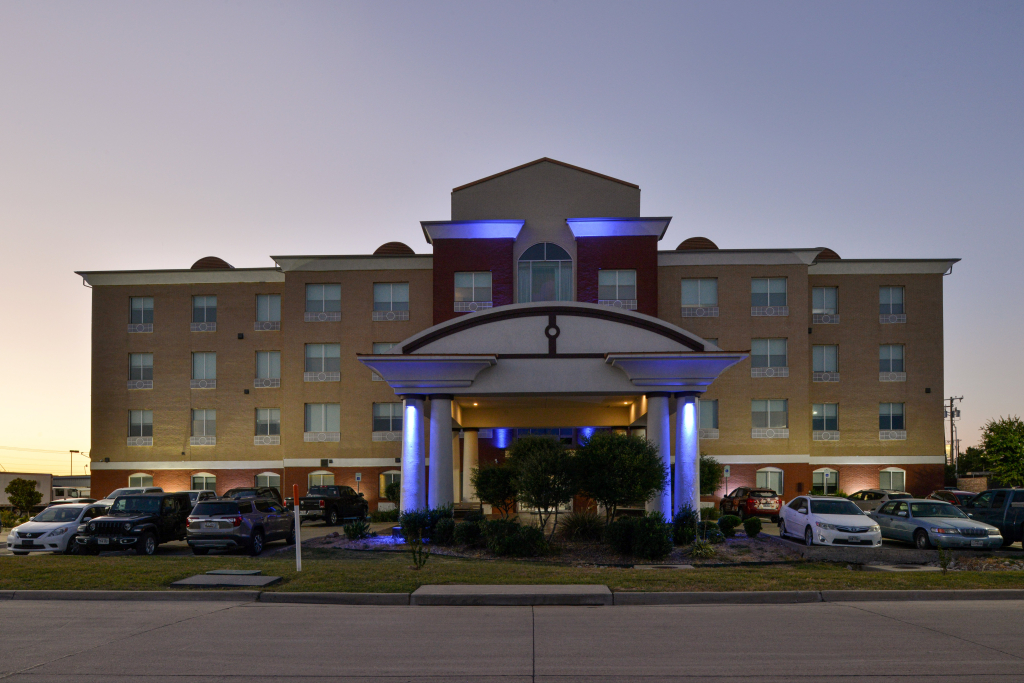 Holiday Inn Express & Suites Royse City - Rockwall by IHG