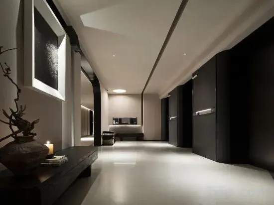 Longhuafu Hotel