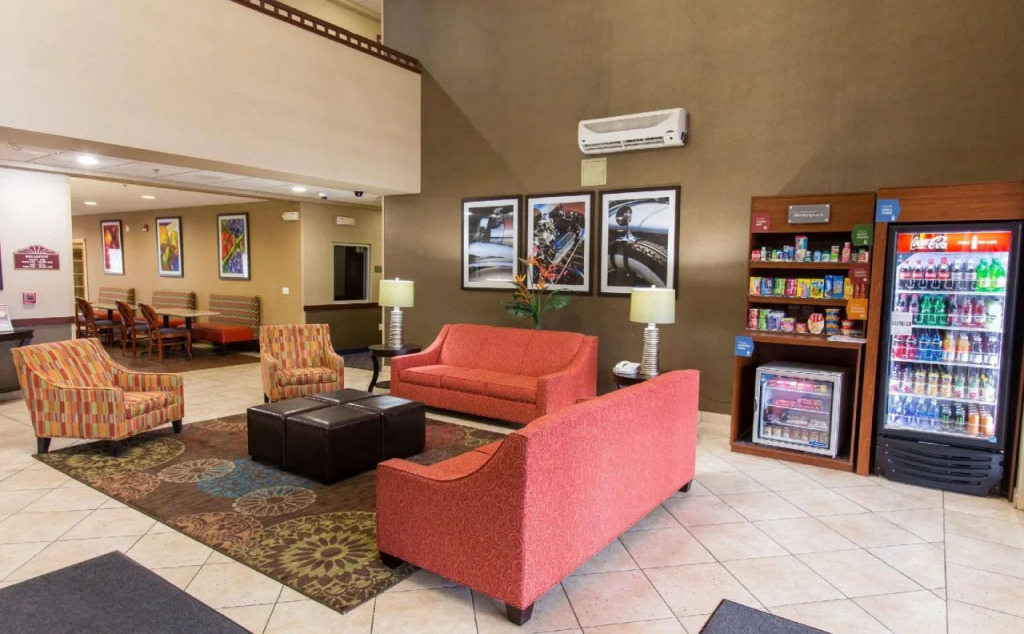 Holiday Inn Express & Suites Southfield - Detroit