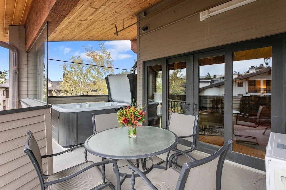 Royal Plaza at Deer Valley - One Bedroom Condo with Hot Tub #305 1 Condo