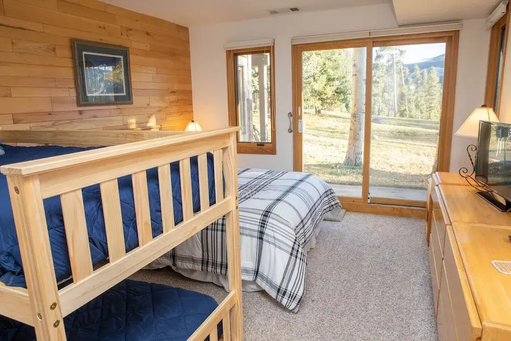 1622 Quicksilver 2 Bedroom Townhouse by RedAwning
