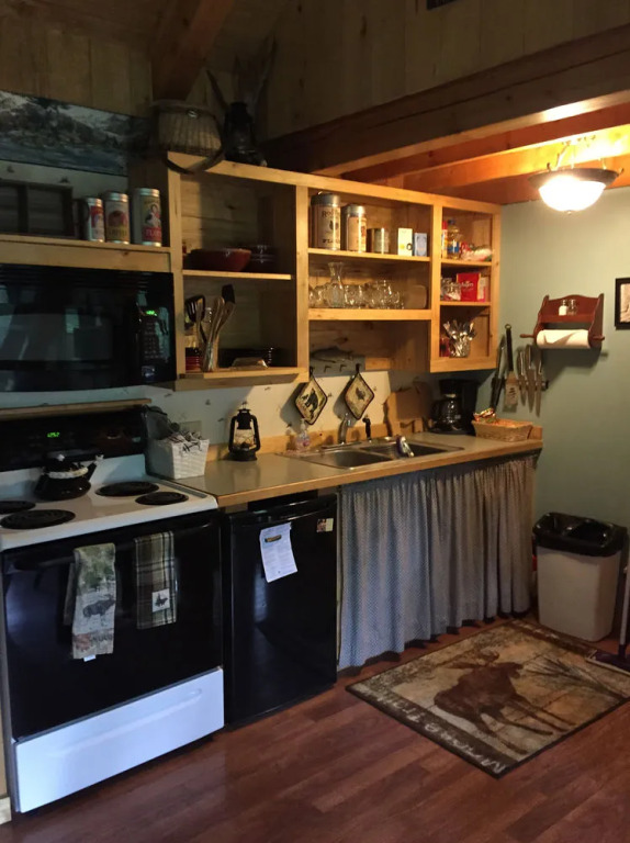 Moose Wallow Cabins