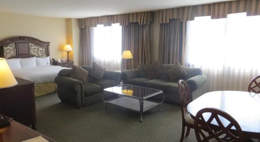 Radisson Los Angeles Airport Hotel