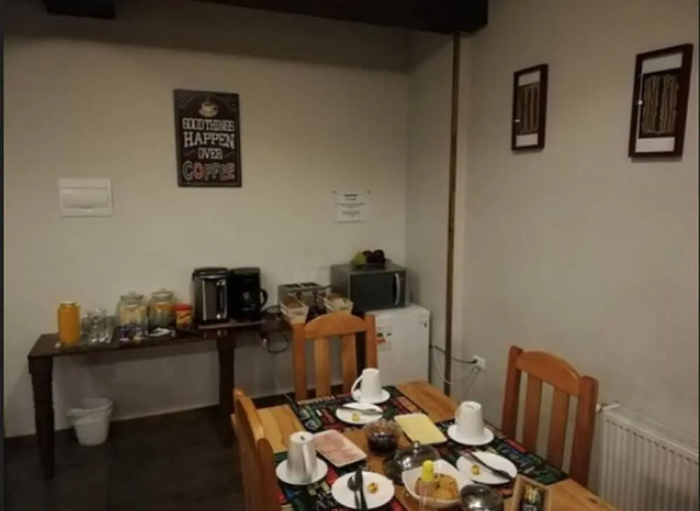 Hostal La Base