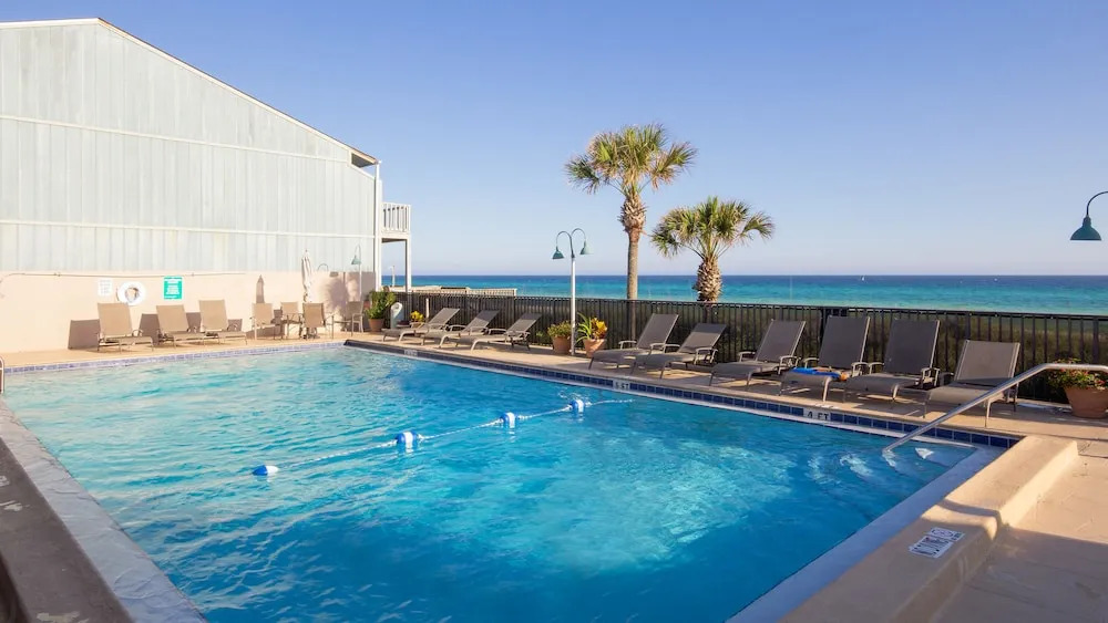 Put Some Vitamin Sea in Your Vacation! Gulf Front Town Home - Quiet West End
