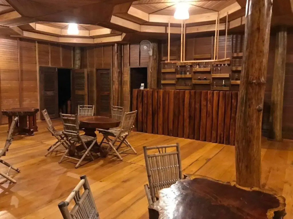 Gibbon Lodge