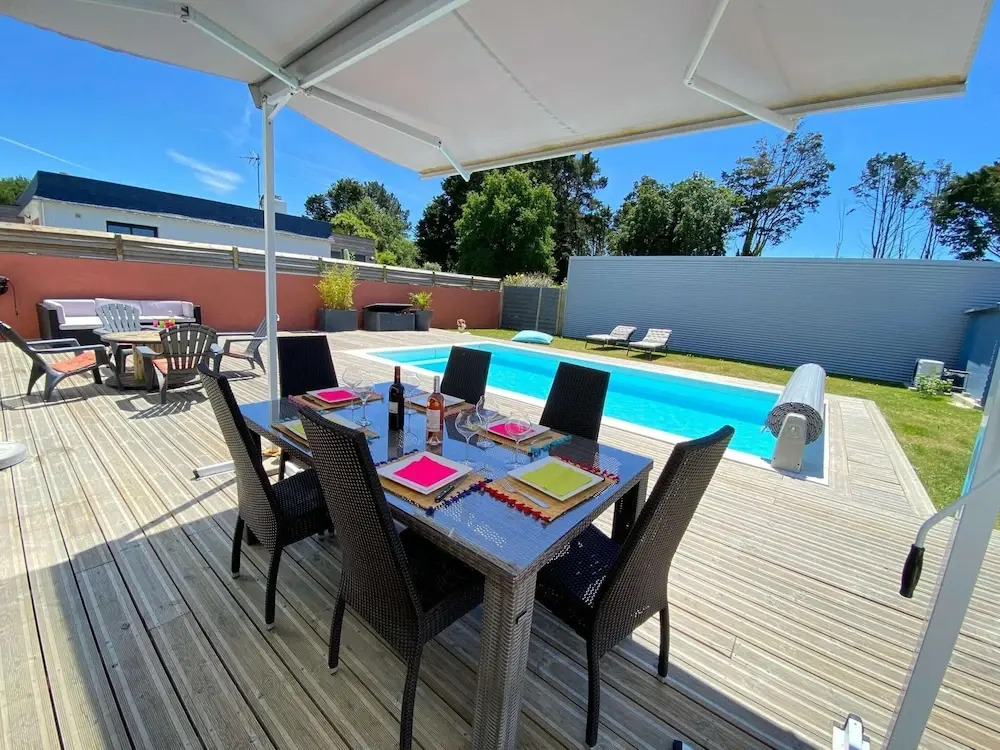 Beautiful House With Heated Pool, Ploemeur