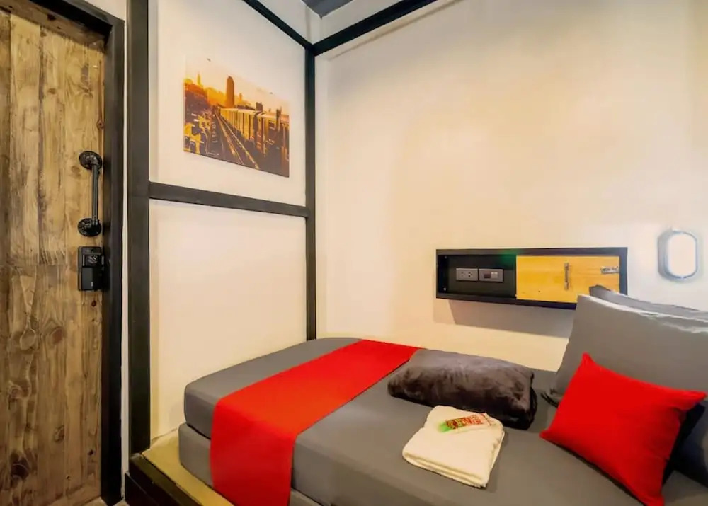 Episode 11 Hostel Sukhumvit