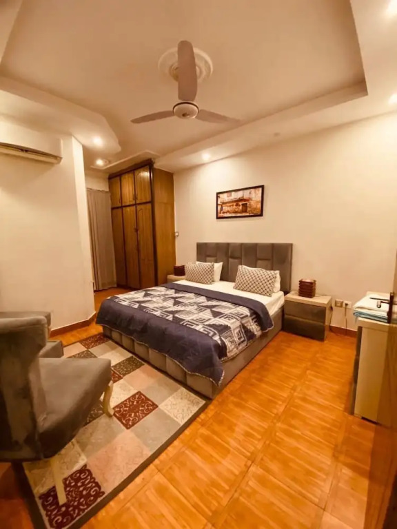 Delano Inn Guest House