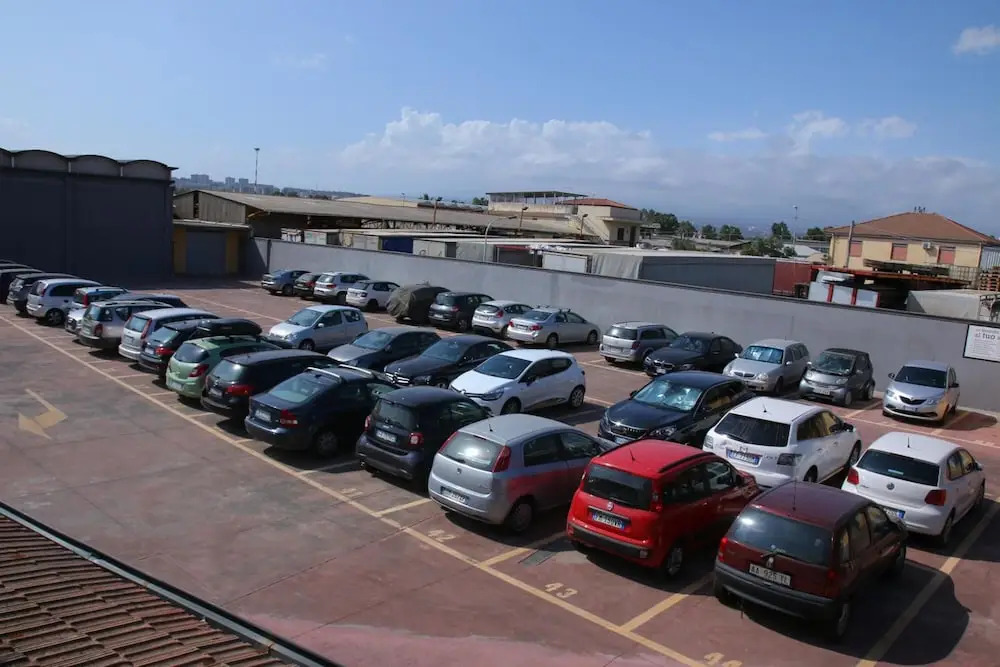 Etna Parking