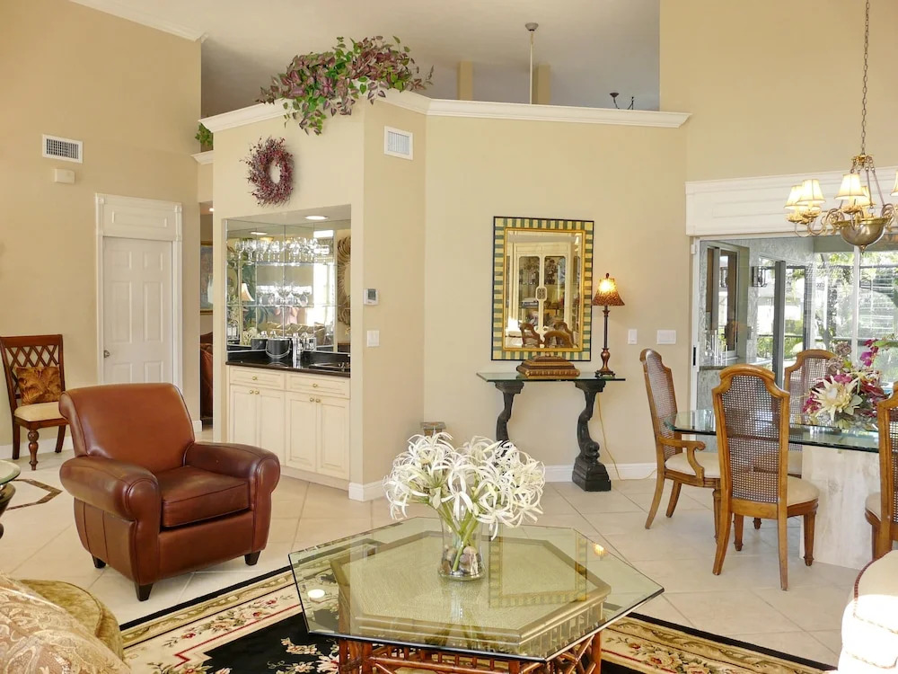 910 Olive Court