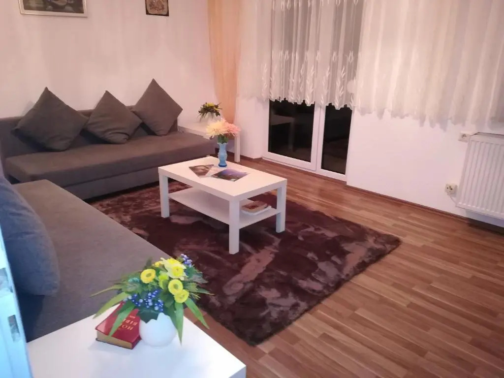 Isas Apartment