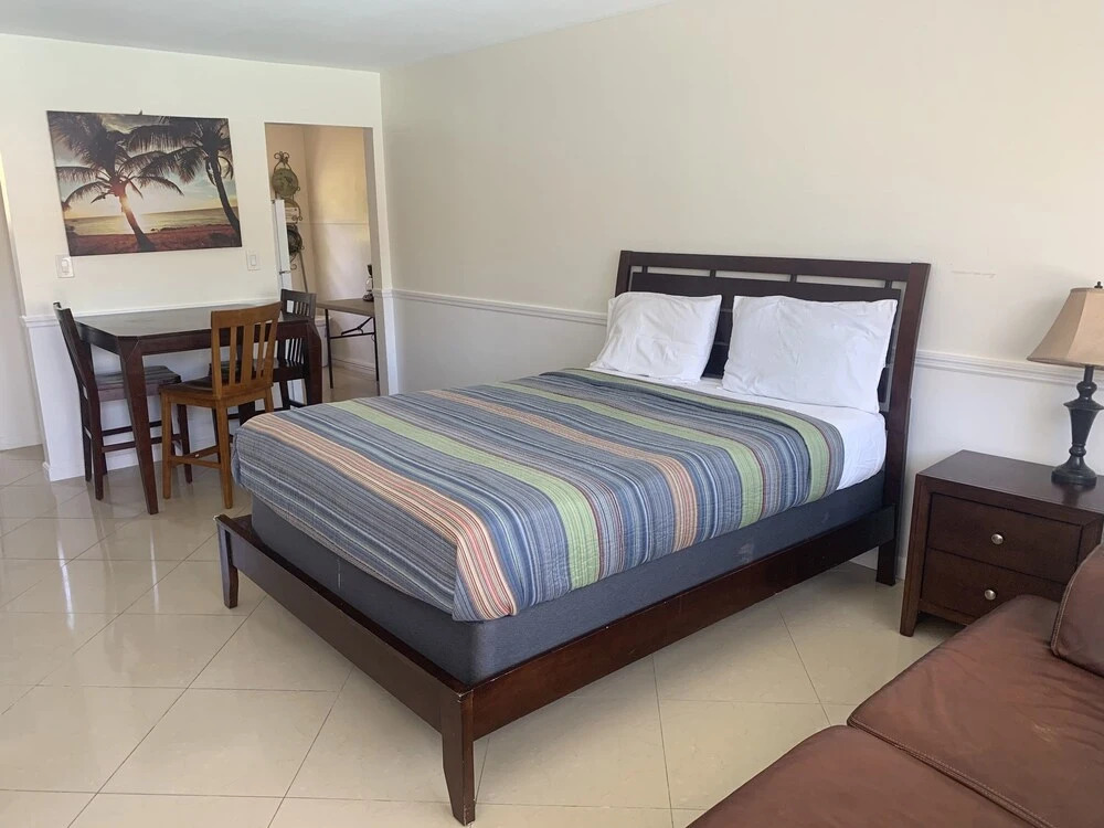 Honu Cove Hotel