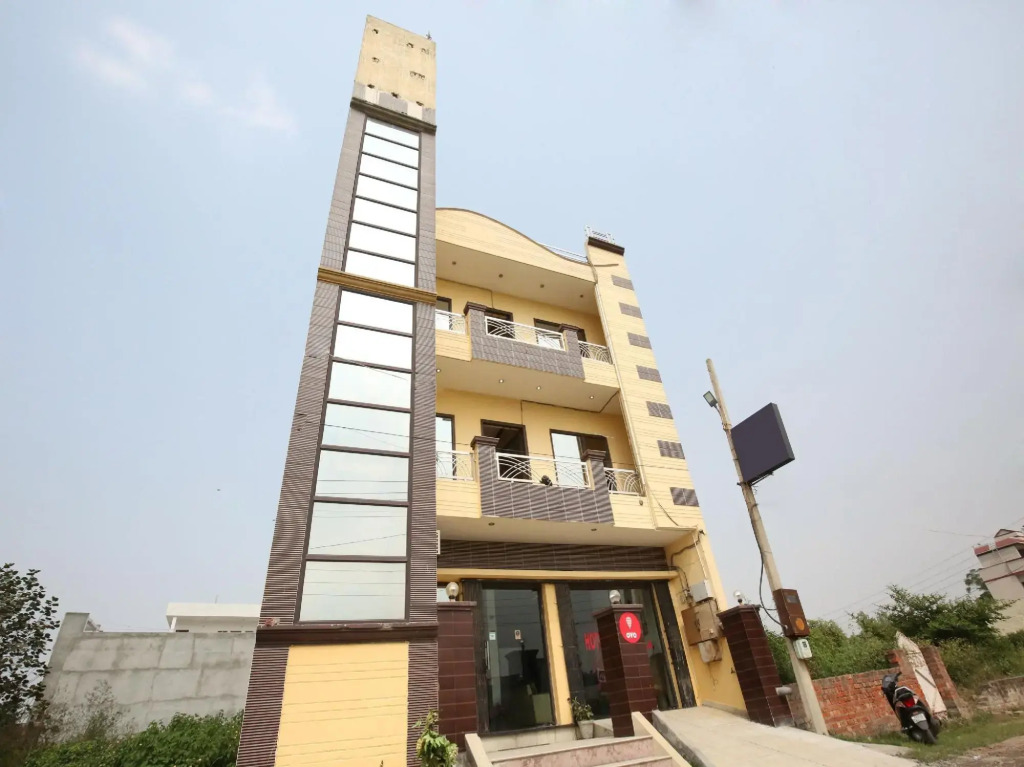 OYO 9657 Hotel Sham Villa